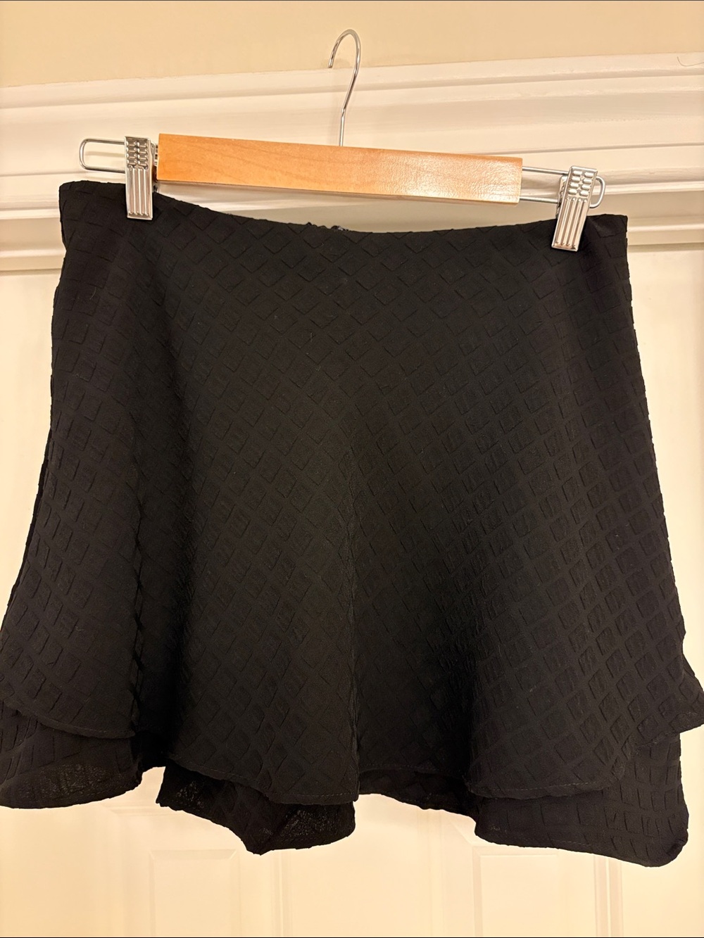 Black Textured Flowy Skort - Women
